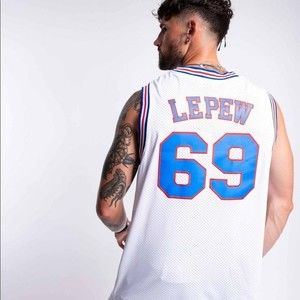 👕 Vintage 90’s TuneSquad Jersey. Le Pew 69. NWOT!